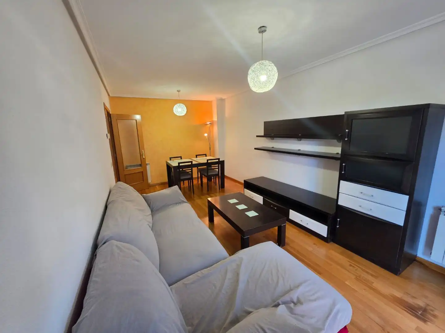 Living room of Flat for sale in Leganés  with Terrace and Swimming Pool
