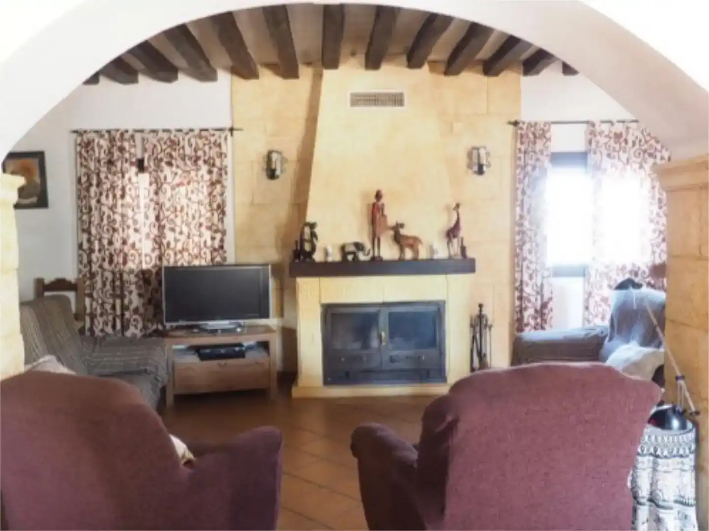 Sala d'estar de Finca rústica en venda en Munera amb Jardí privat, Piscina i Moblat