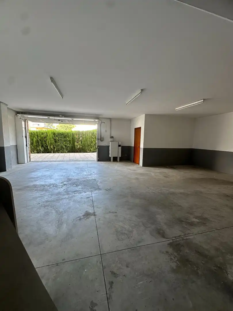Parking de Casa o chalet en venta en Montornès del Vallès con Aire acondicionado, Calefacción y Jardín privado