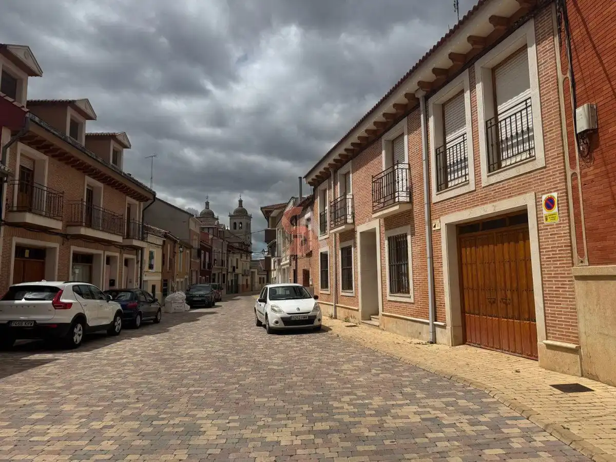 Vista exterior de Piso en venta en Cigales con Calefacción, Terraza y Trastero