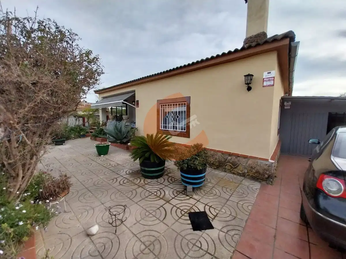 Exterior view of Houses for sale in Santa Oliva  with Heating, Private garden and Terrace