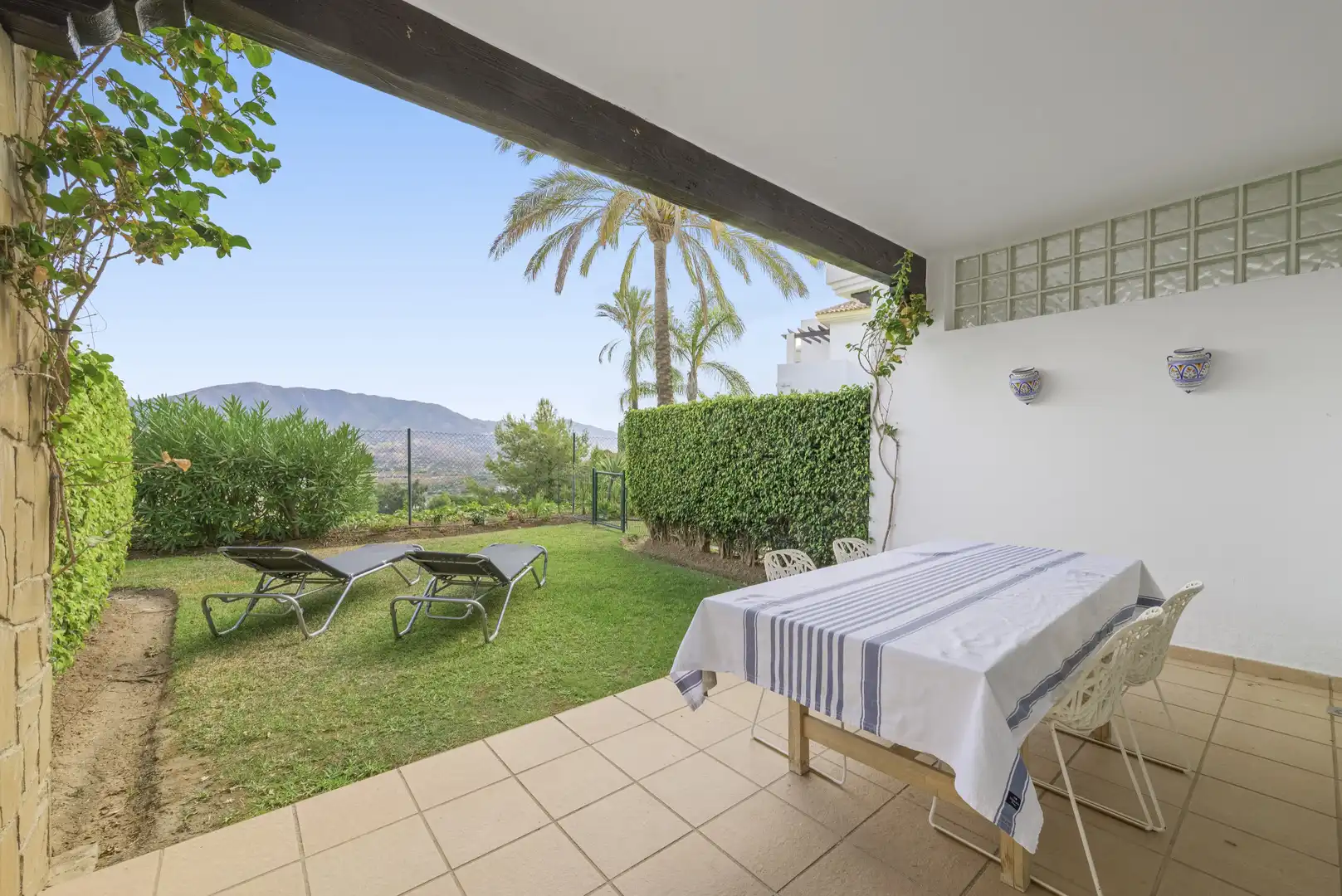 Garten von Einfamilien-Reihenhaus zum Verkauf in Mijas mit Klimaanlage, Privatgarten und Terrasse