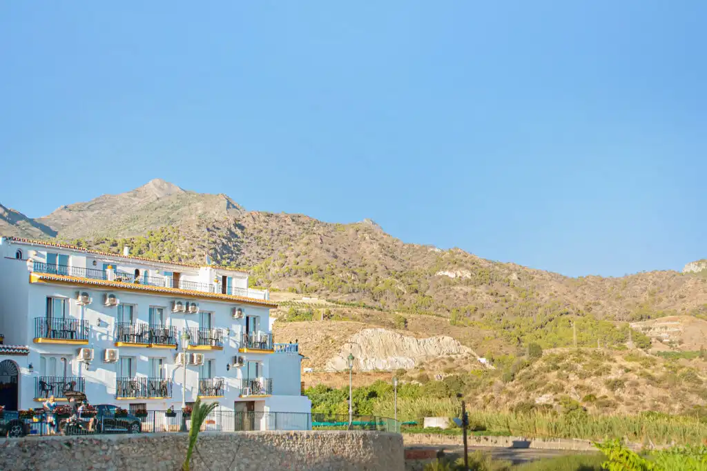 Vista exterior de Àtic en venda en Nerja amb Aire condicionat, Calefacció i Terrassa