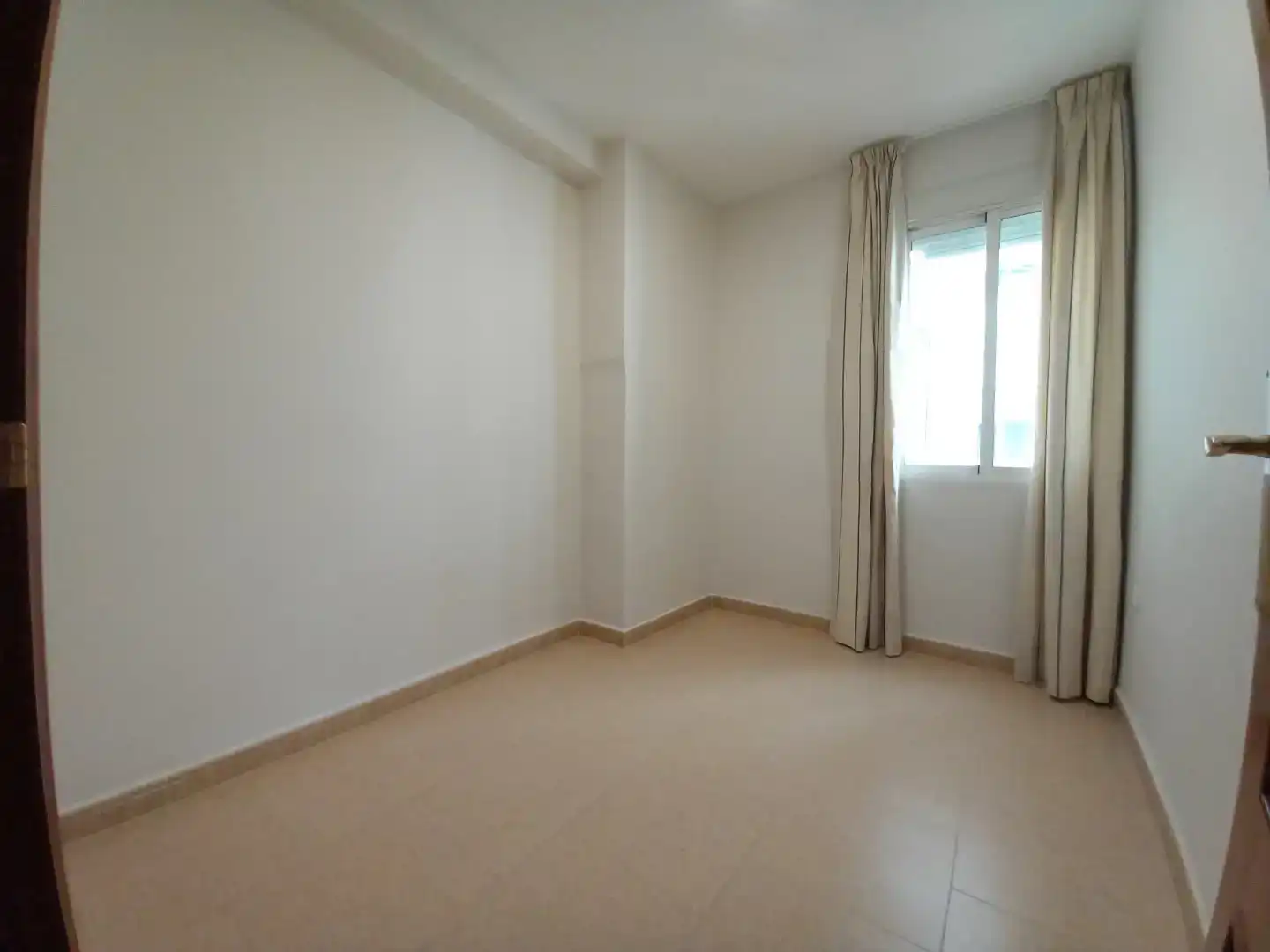 Bedroom of Flat for sale in  Sevilla Capital  with Air Conditioner and Balcony