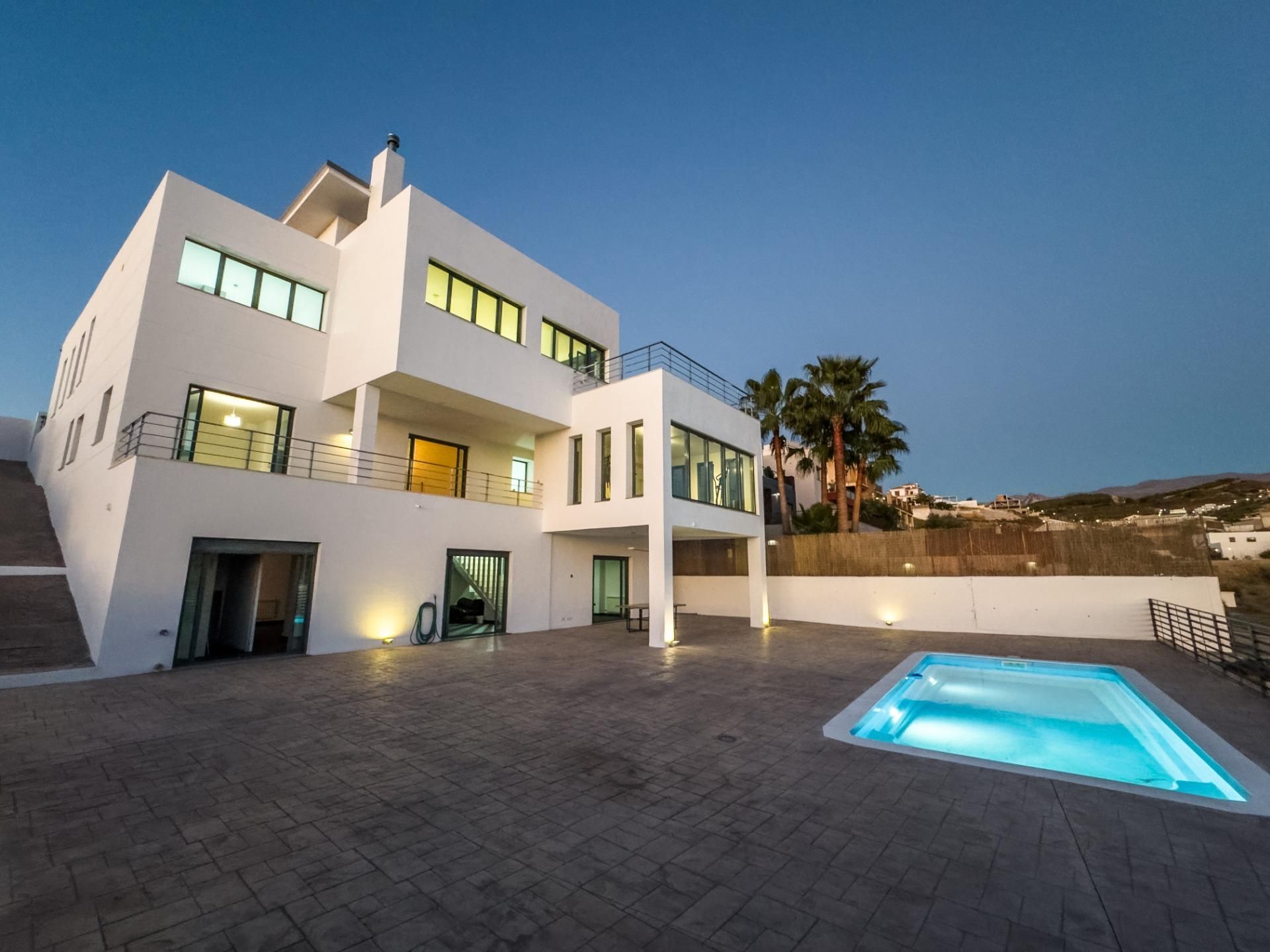 Vista exterior de Casa o chalet en venta en La Zubia con Aire acondicionado, Calefacción y Jardín privado