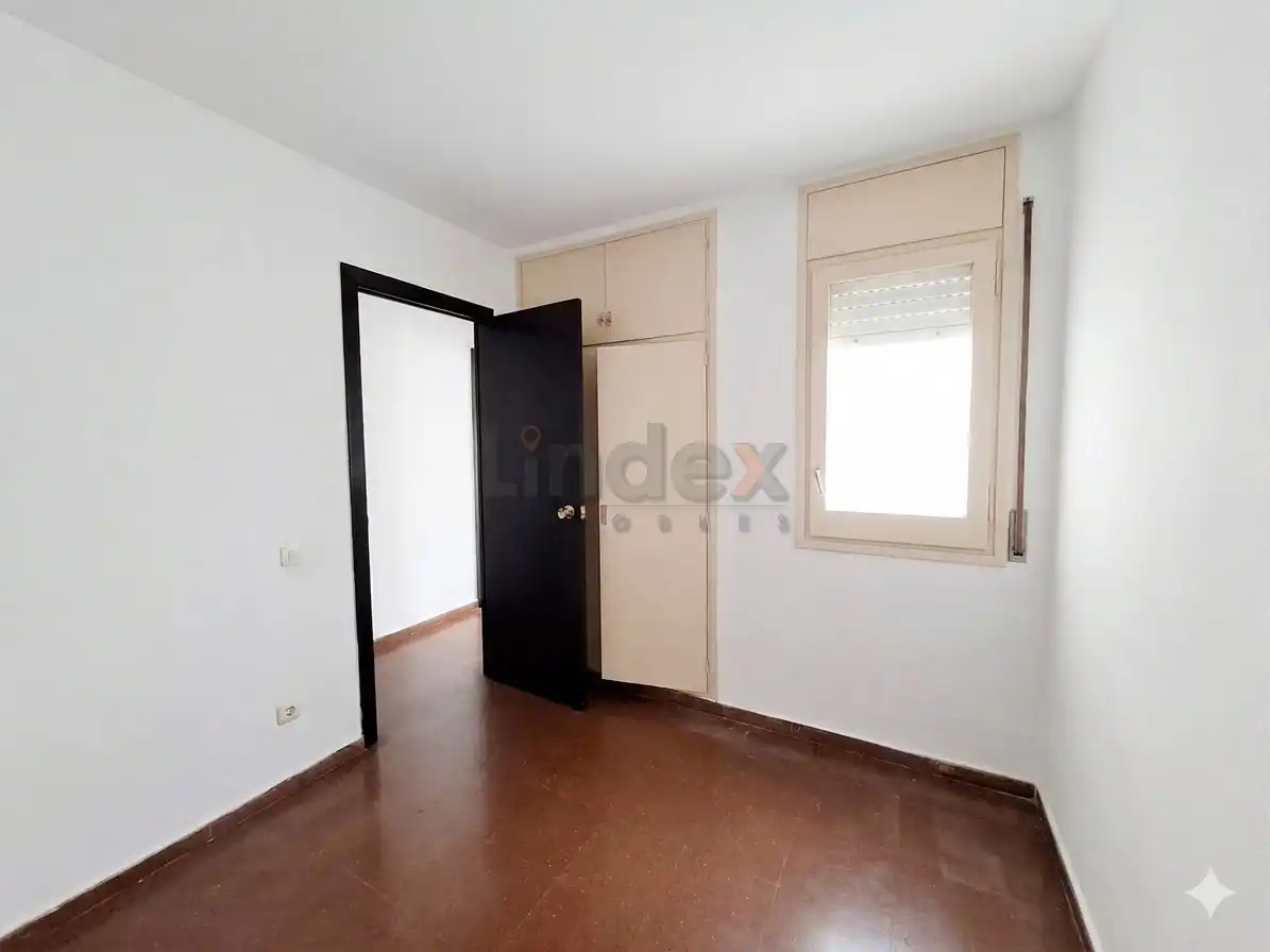 Habitación de Piso en venta en Mataró con Calefacción, Horno y Balcón