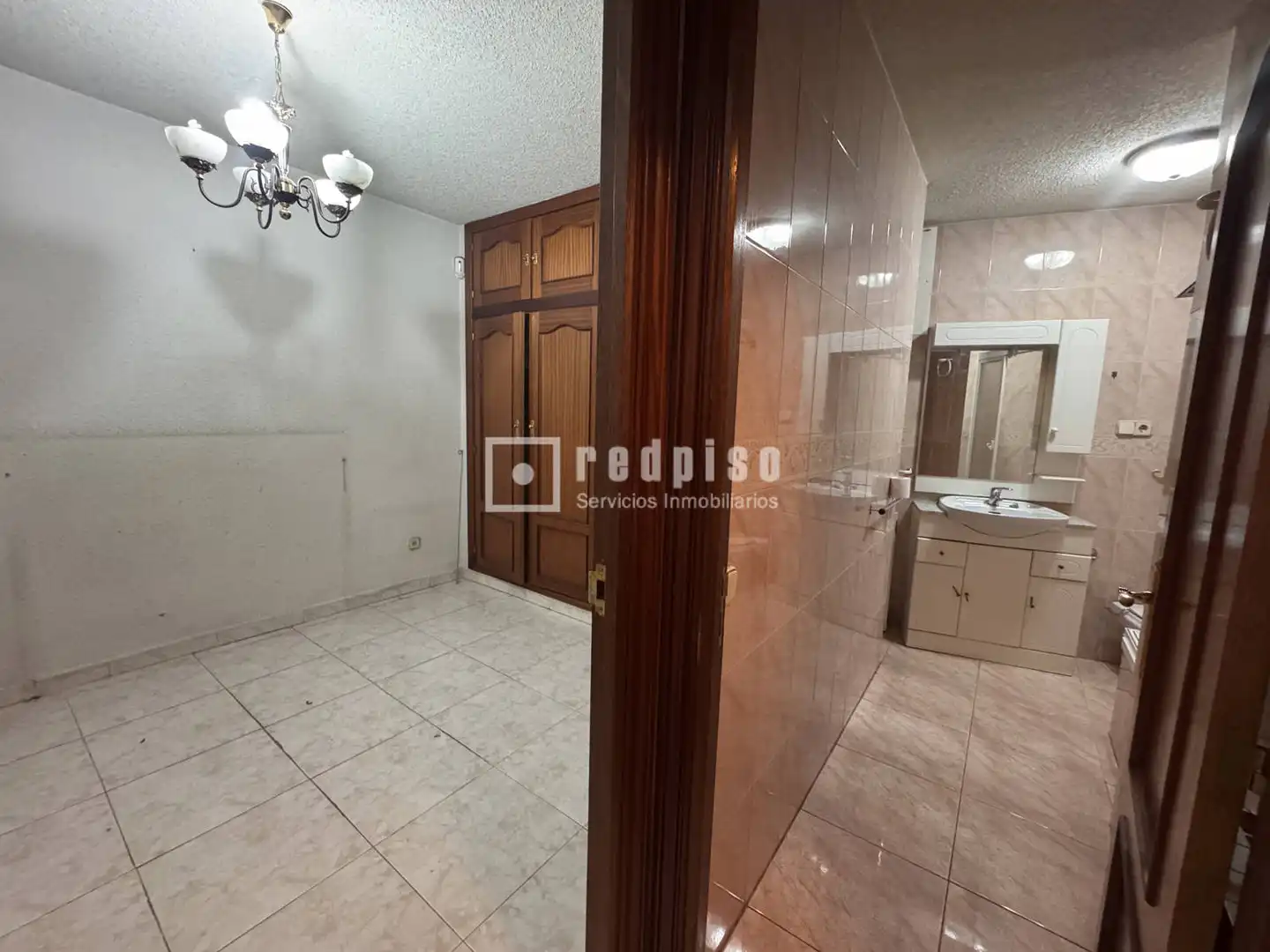 Habitación de Piso en venta en Madrid con Calefacción