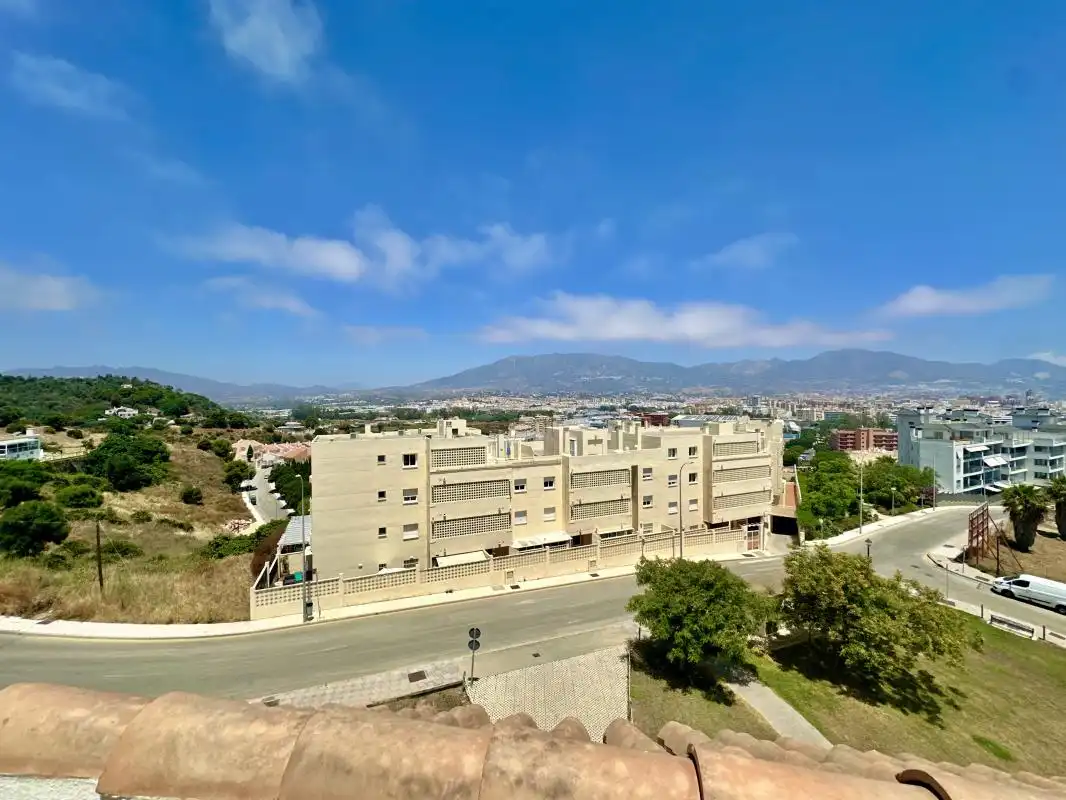 Vista exterior de Ático en venta en Fuengirola con Aire acondicionado, Calefacción y Terraza