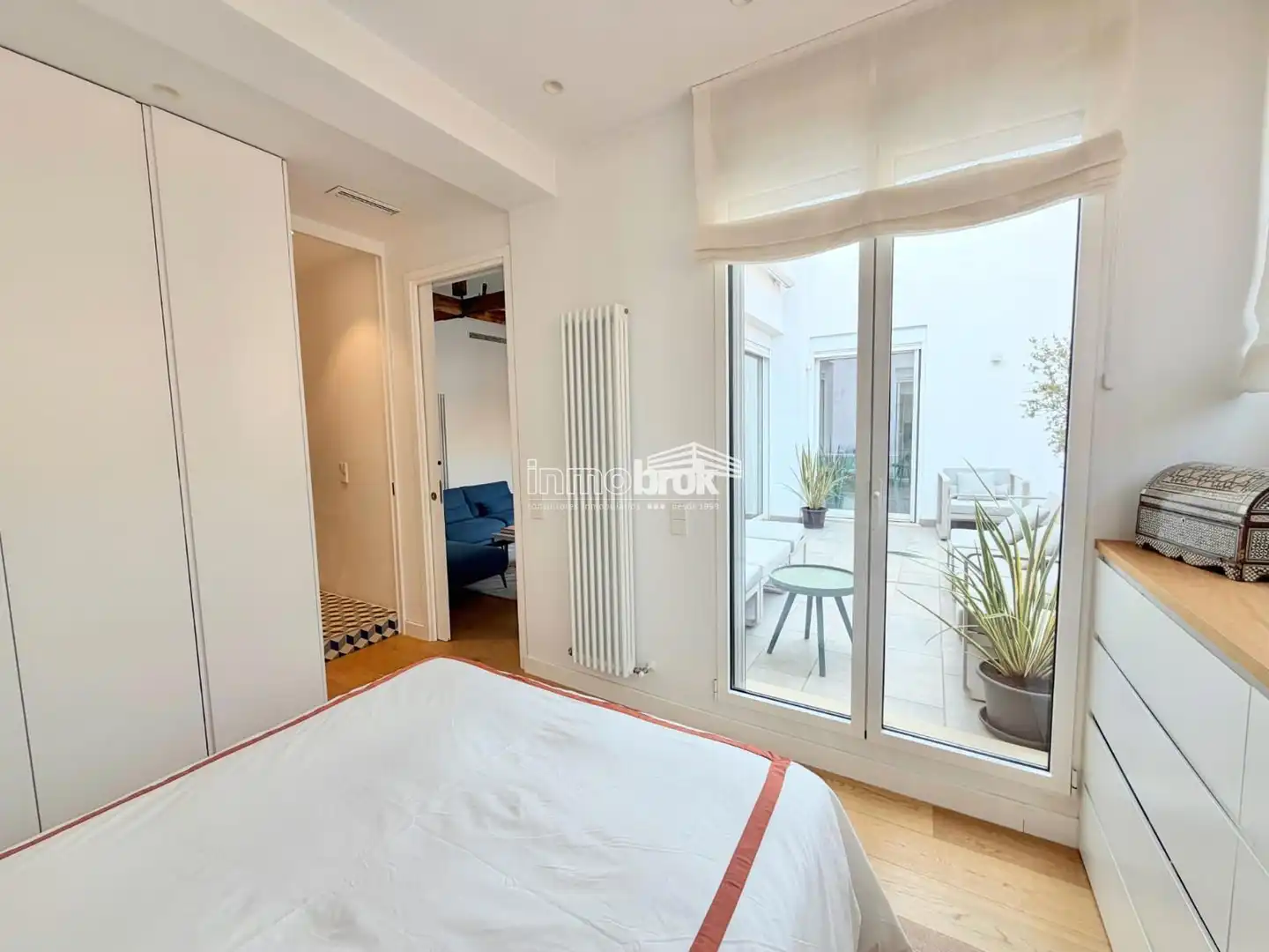 Schlafzimmer von Dachboden zur Miete in Madrid mit Terrasse und Abstellraum