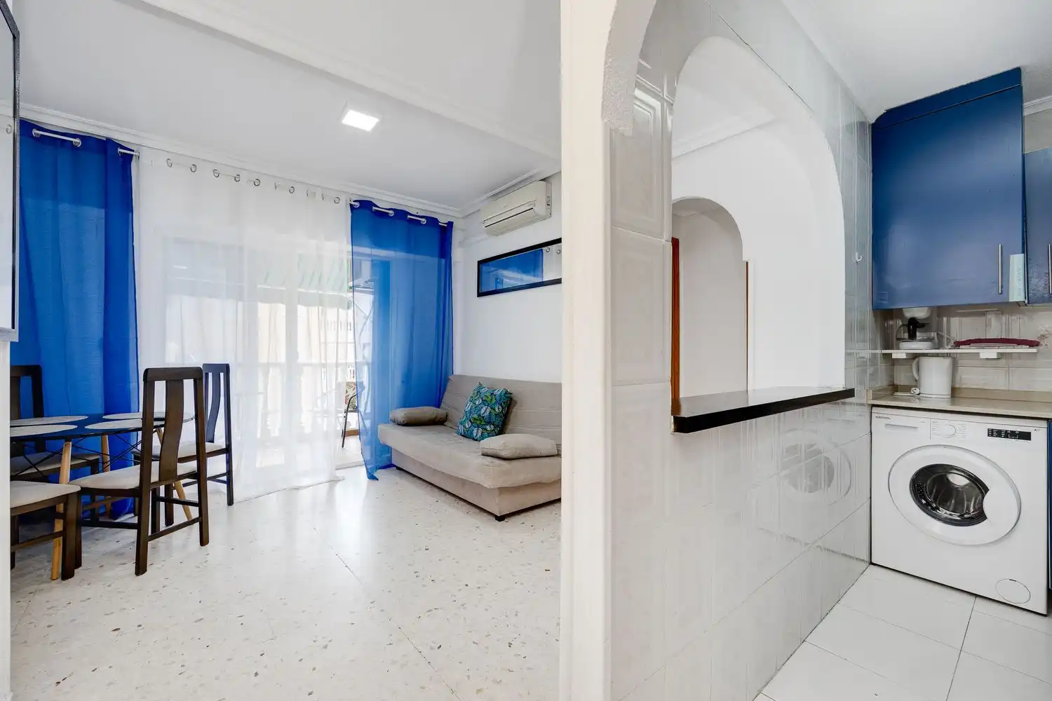 Piso en venta en Torrevieja con Aire acondicionado, Terraza y Amueblado
