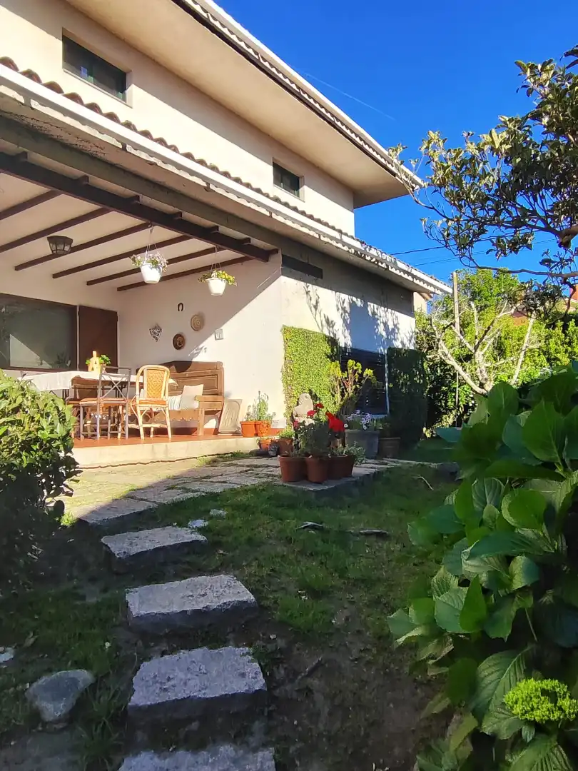 Xalet amb jardí en venda a Coruxo - Oia - Saiáns
