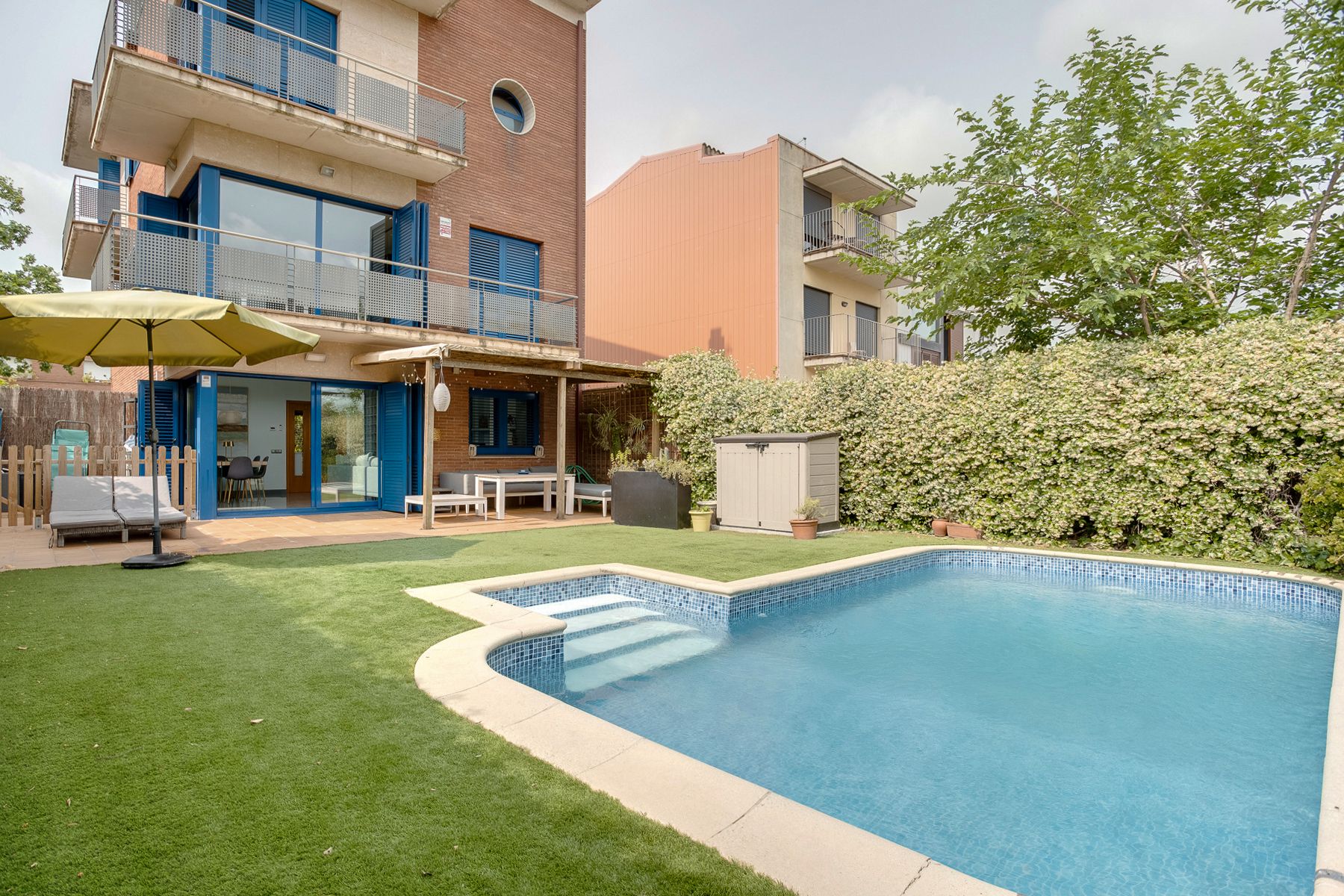 Swimming pool of Single-family semi-detached for sale in Granollers  with Air Conditioner, Heating and Private garden