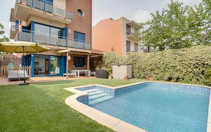 Swimming pool of Single-family semi-detached for sale in Granollers  with Air Conditioner, Heating and Private garden