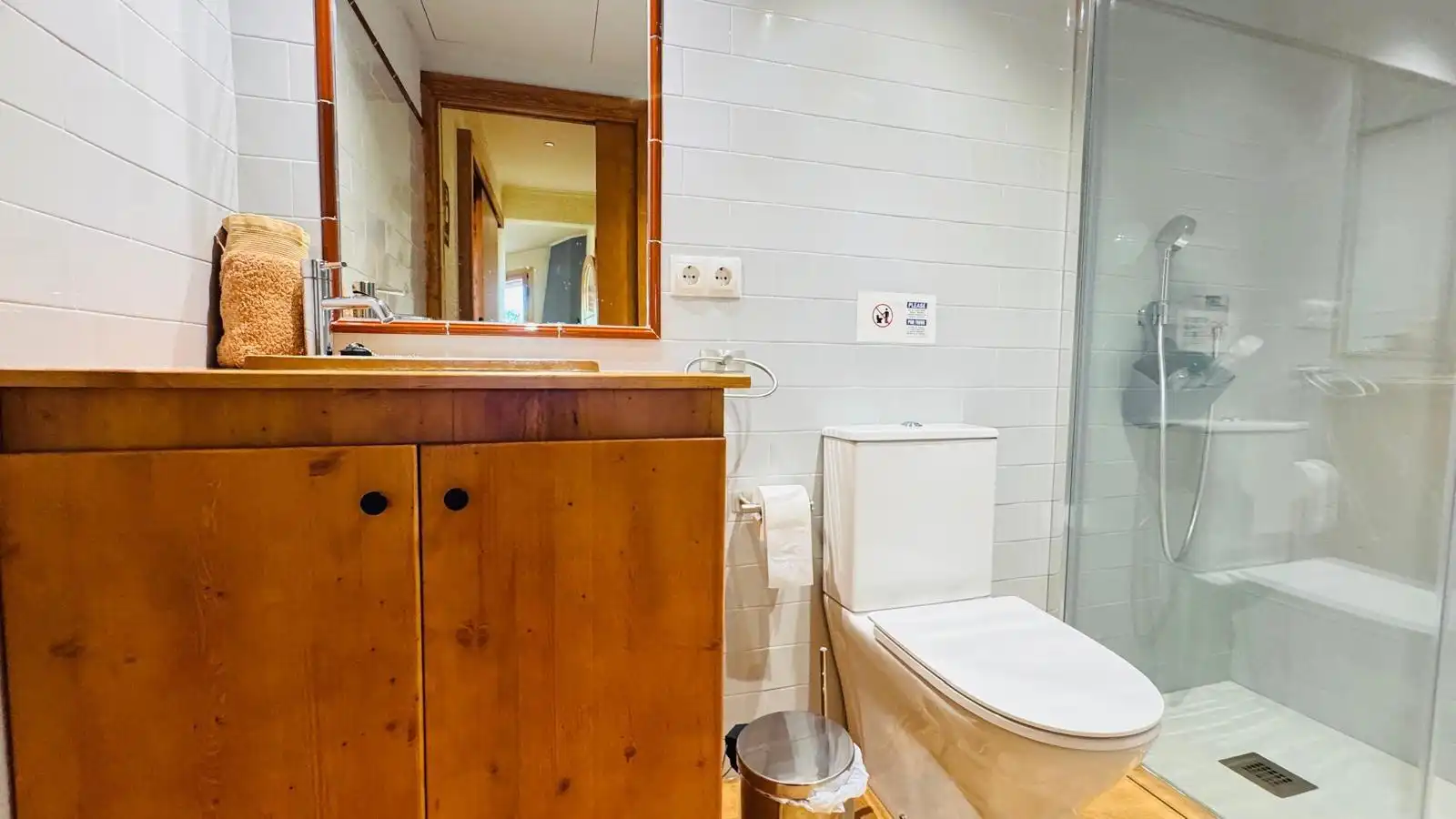 Bathroom of Houses for rent in Sant Martí Sarroca  with Private garden, Terrace and Swimming Pool
