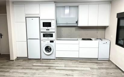 Kitchen of Flat for sale in  Zaragoza Capital  with Air Conditioner, Heating and Storage room