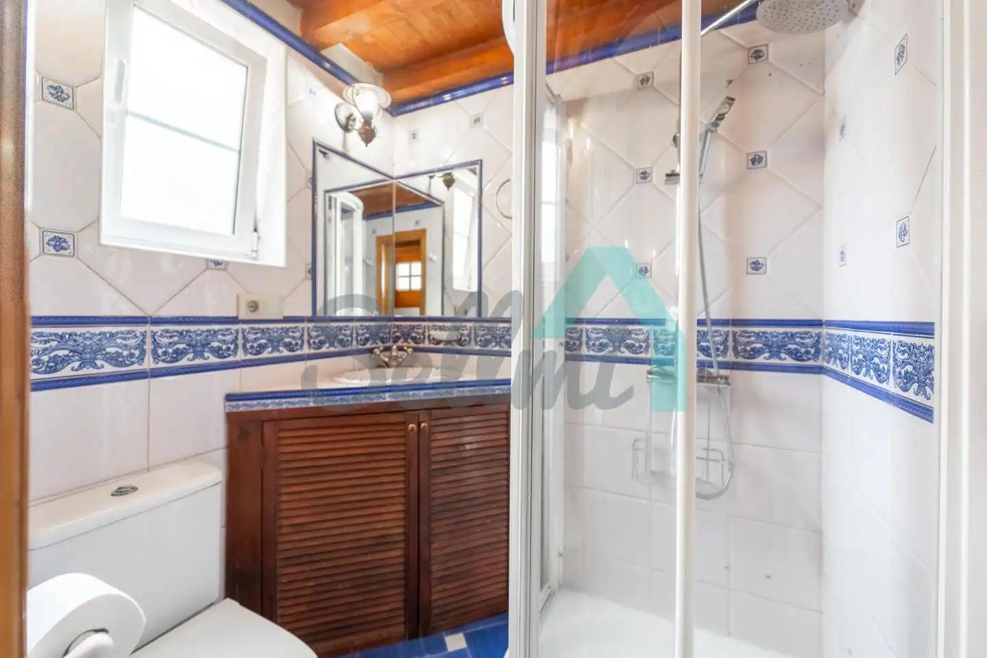 Badezimmer von Maisonette zum Verkauf in Valdés - Luarca mit Heizung und Parkett