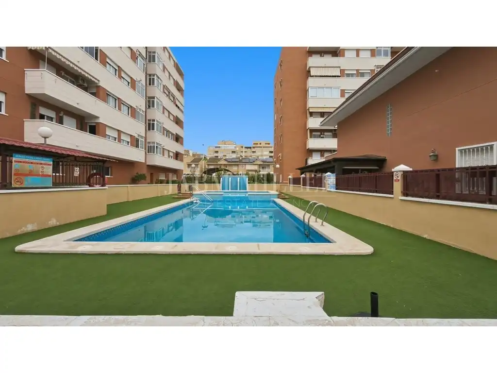 Piscina de Casa o chalet en venta en Elche / Elx con Aire acondicionado, Calefacción y Jardín privado