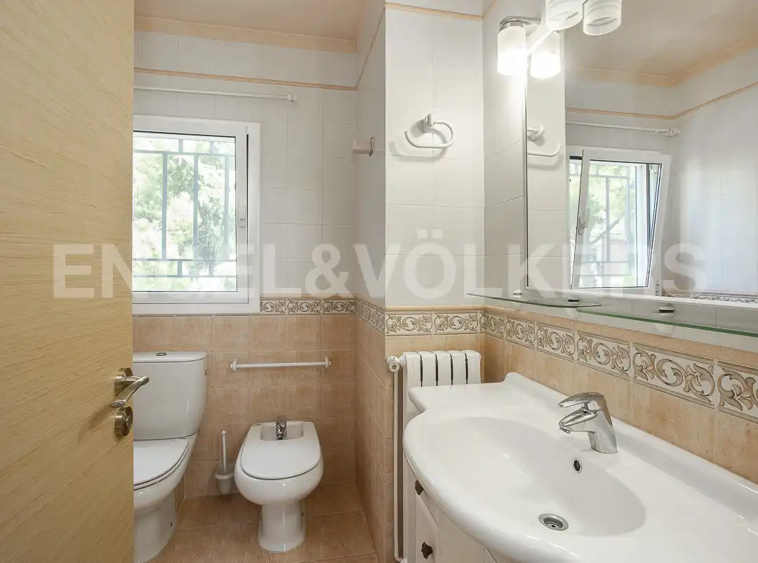 Bany de Casa o xalet de lloguer en Castelldefels amb Aire condicionat, Calefacció i Terrassa