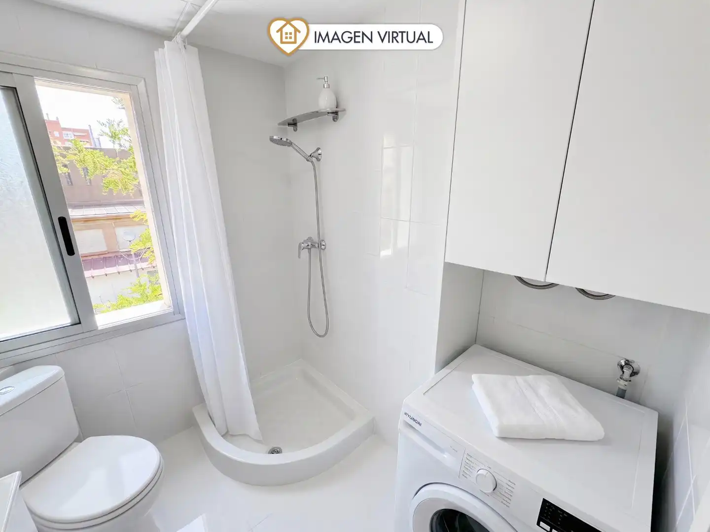 Bathroom of Flat for sale in Terrassa  with Furnished, Oven and Washing machine