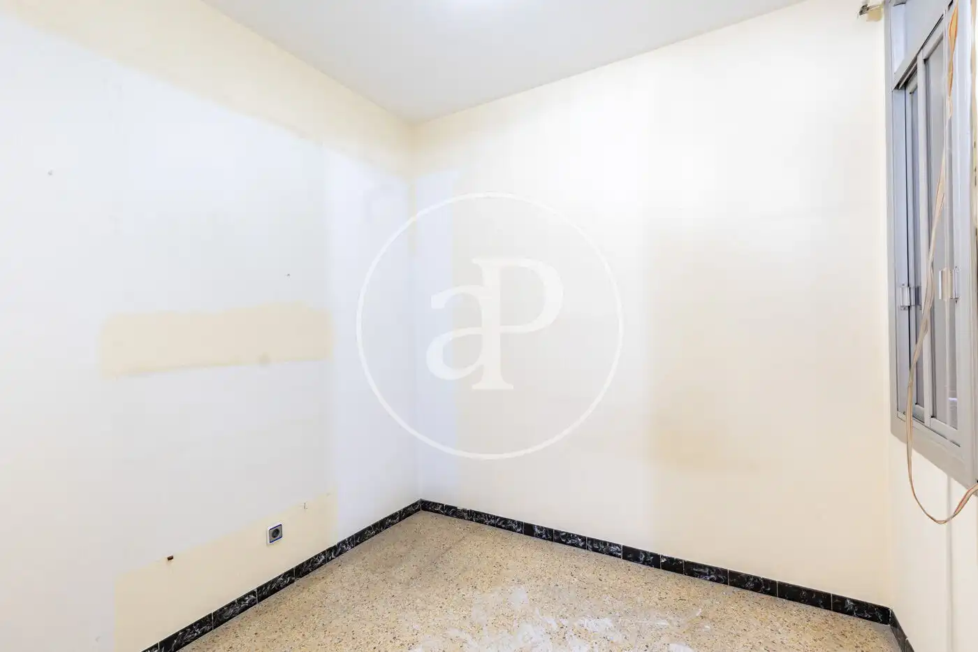 Flat for sale in Barcelona  with Air Conditioner, Heating and Balcony