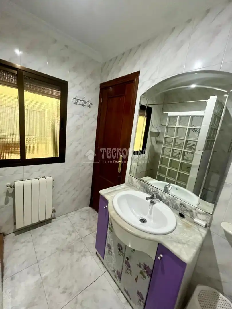 Bathroom of Detached homes for sale in Valdepeñas  with Air Conditioner, Heating and Terrace