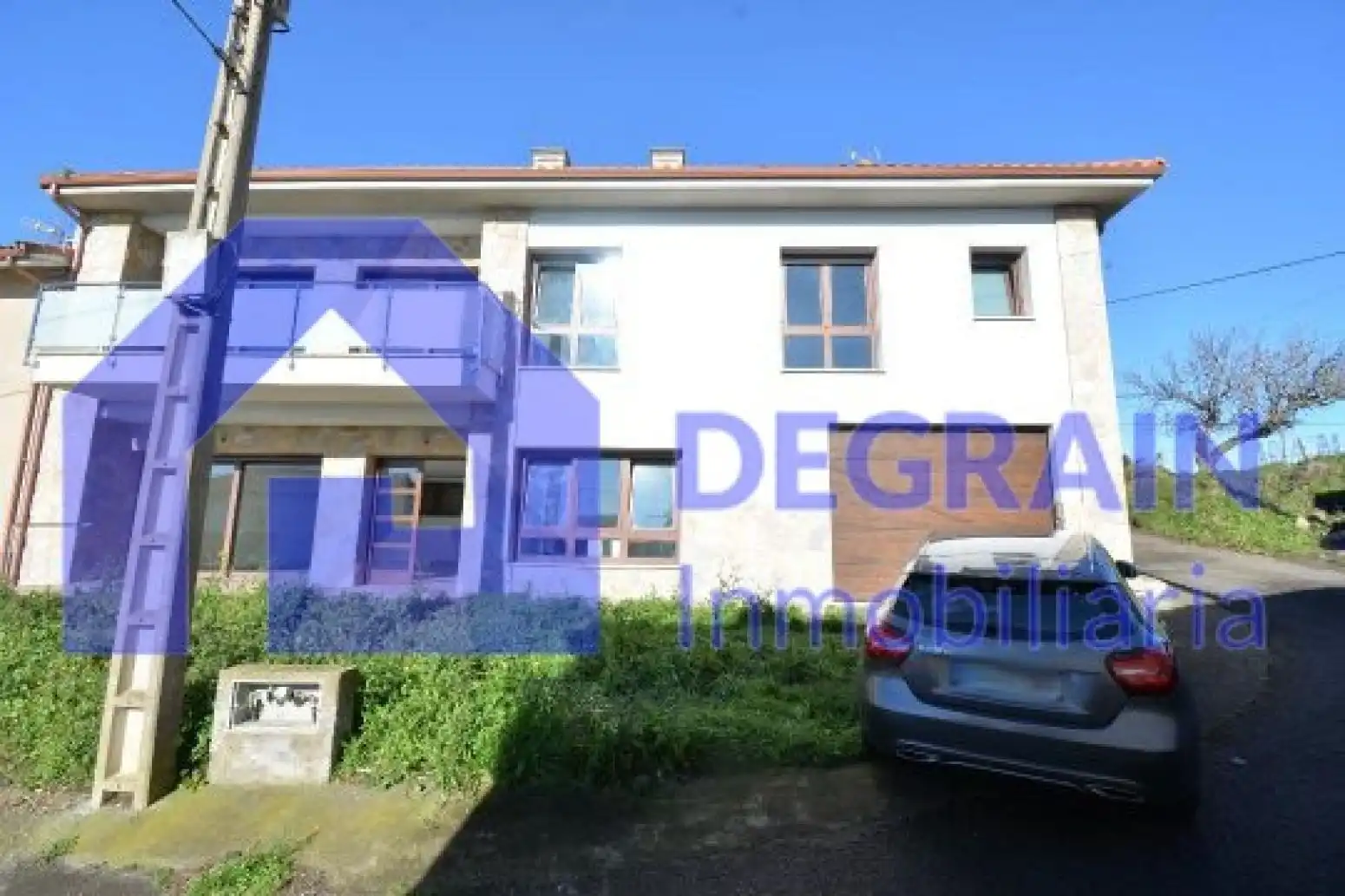 Vista exterior de Casa o xalet en venda en Oviedo  amb Terrassa