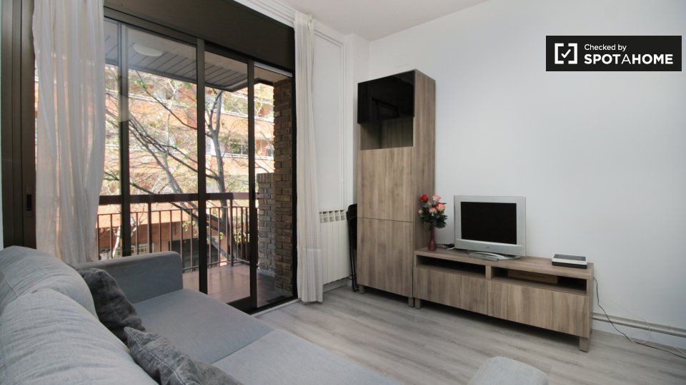 Habitación de Piso de alquiler en  Barcelona Capital con Aire acondicionado, Calefacción y Amueblado