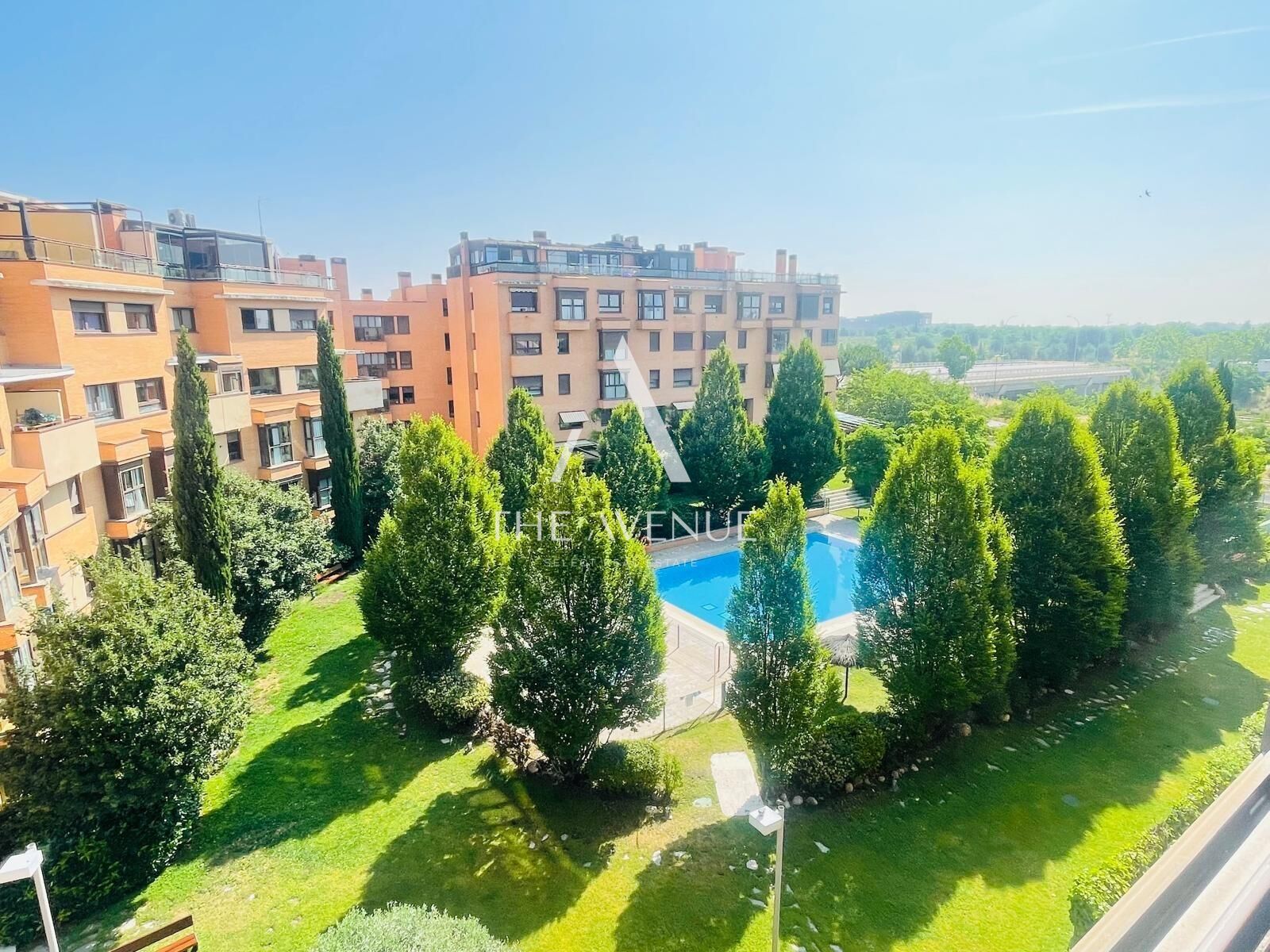 Vista exterior de Pis en venda en  Madrid Capital amb Aire condicionat, Calefacció i Jardí privat