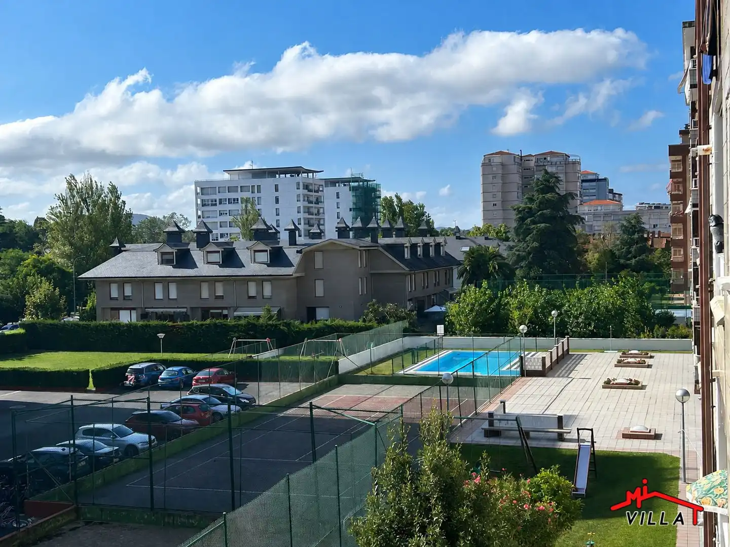 Vista exterior de Piso en venta en Laredo con Calefacción y Terraza