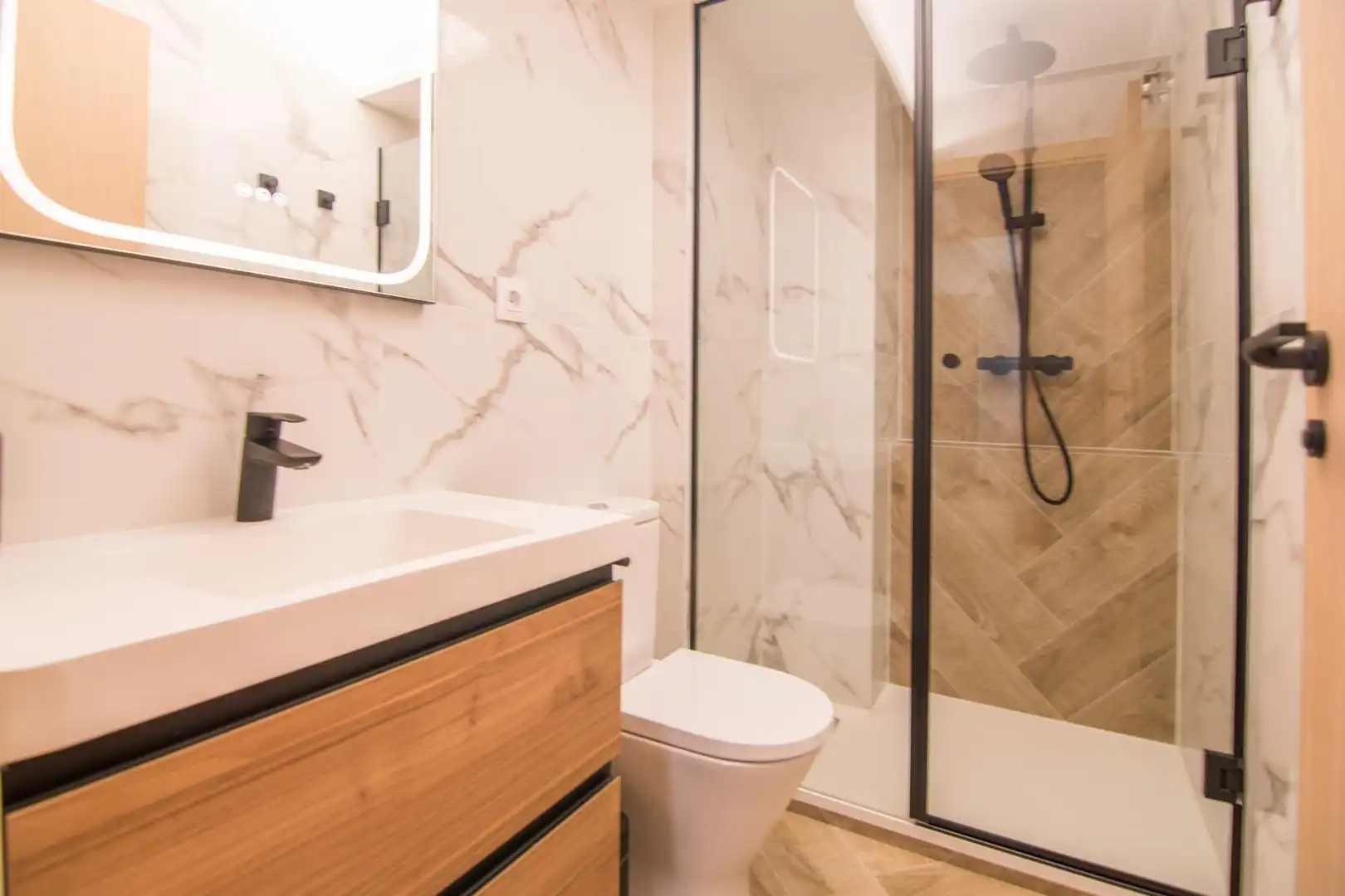 Bathroom of Apartments for sale in Gandia  with Air Conditioner, Terrace and Furnished