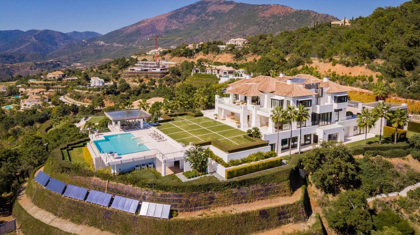 Exterior view of House or chalet for sale in Marbella  with Air Conditioner, Private garden and Terrace