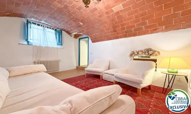 Houses for sale in Espolla, Girona