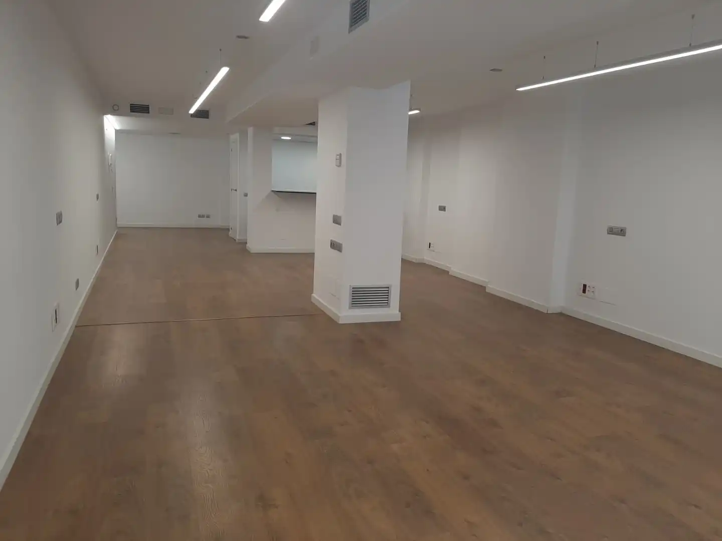 Office space with lift to rent in Muralla de Sant Llorenç 16, imagen 6