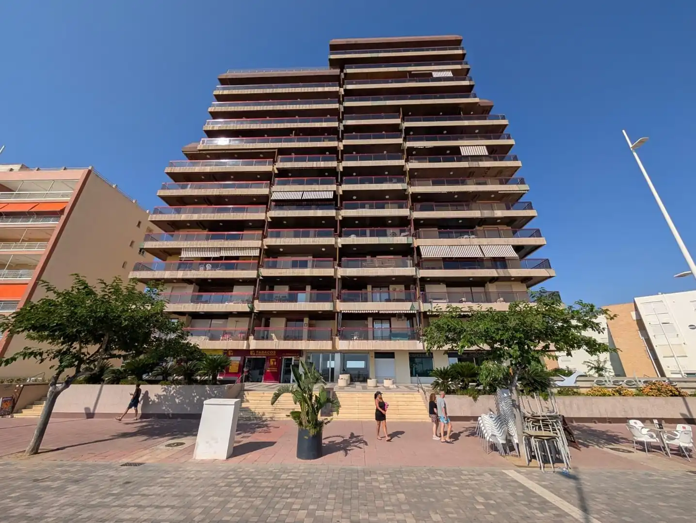 Vista exterior de Apartament en venda en Gandia amb Terrassa, Balcó i Piscina comunitària
