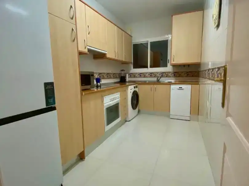 Küche von Wohnung zur Miete in Marbella mit Klimaanlage, Privatgarten und Schwimmbad