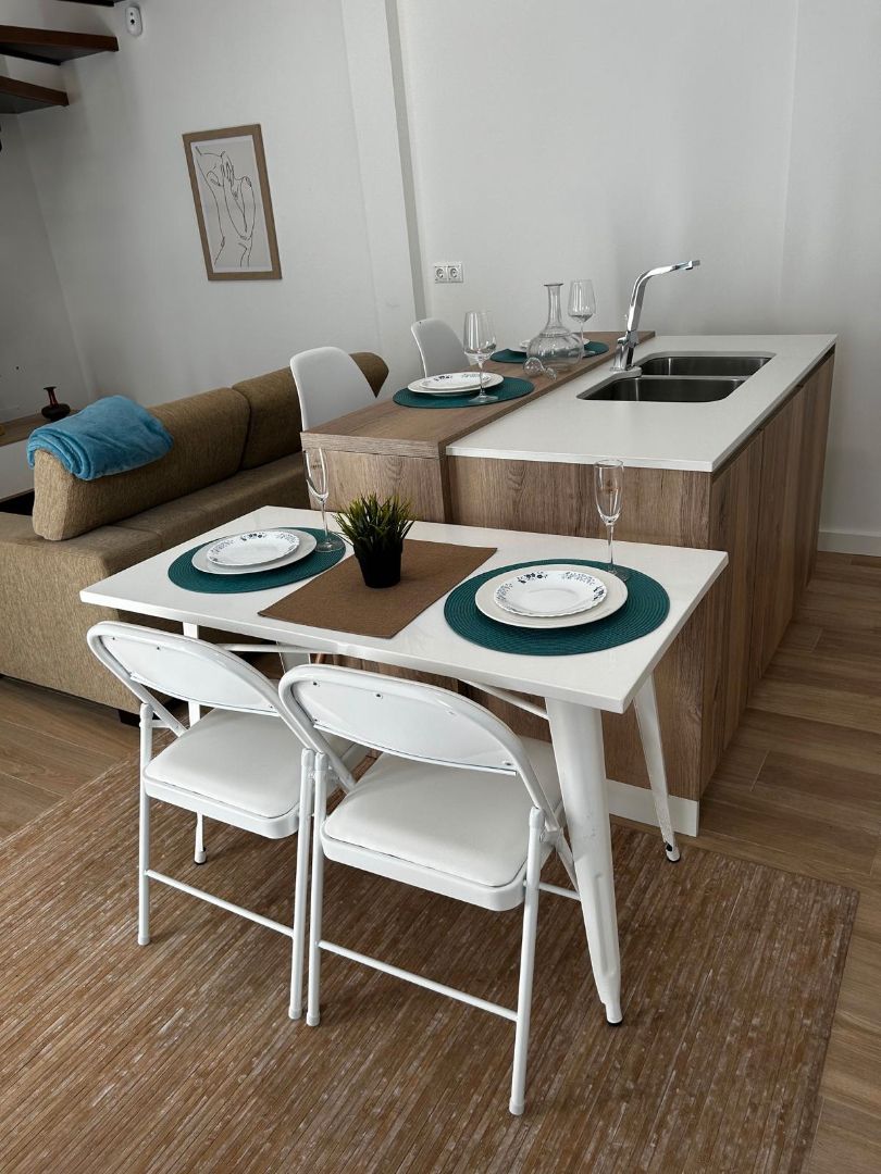 Menjador de Casa adosada en venda en Vilagarcía de Arousa amb Calefacció, Moblat i Balcó