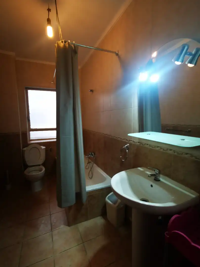 Bathroom of Flat for rent in Salamanca  with Heating, Furnished and Washing machine