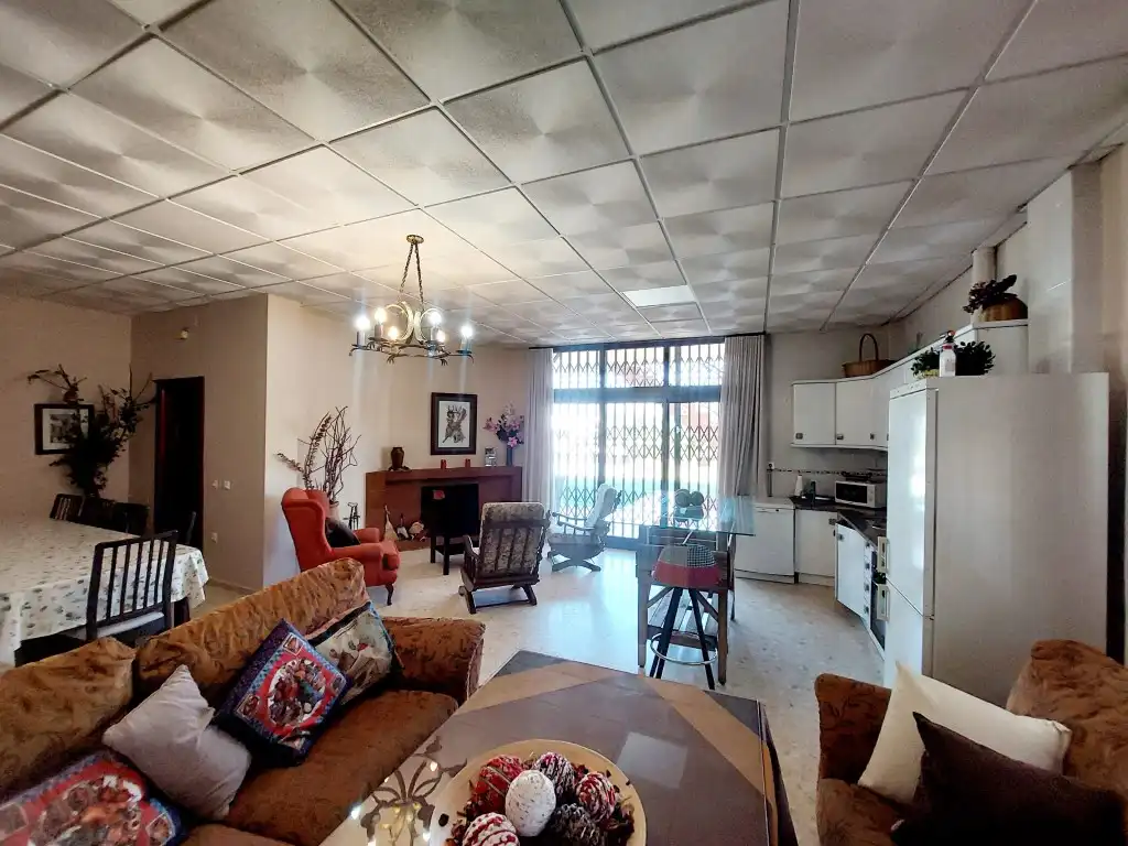 Sala d'estar de Casa o xalet en venda en Las Vaguadas