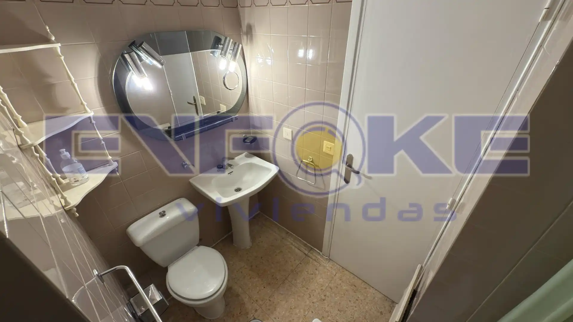 Baño de Piso en venta en Madrid con Calefacción y Terraza