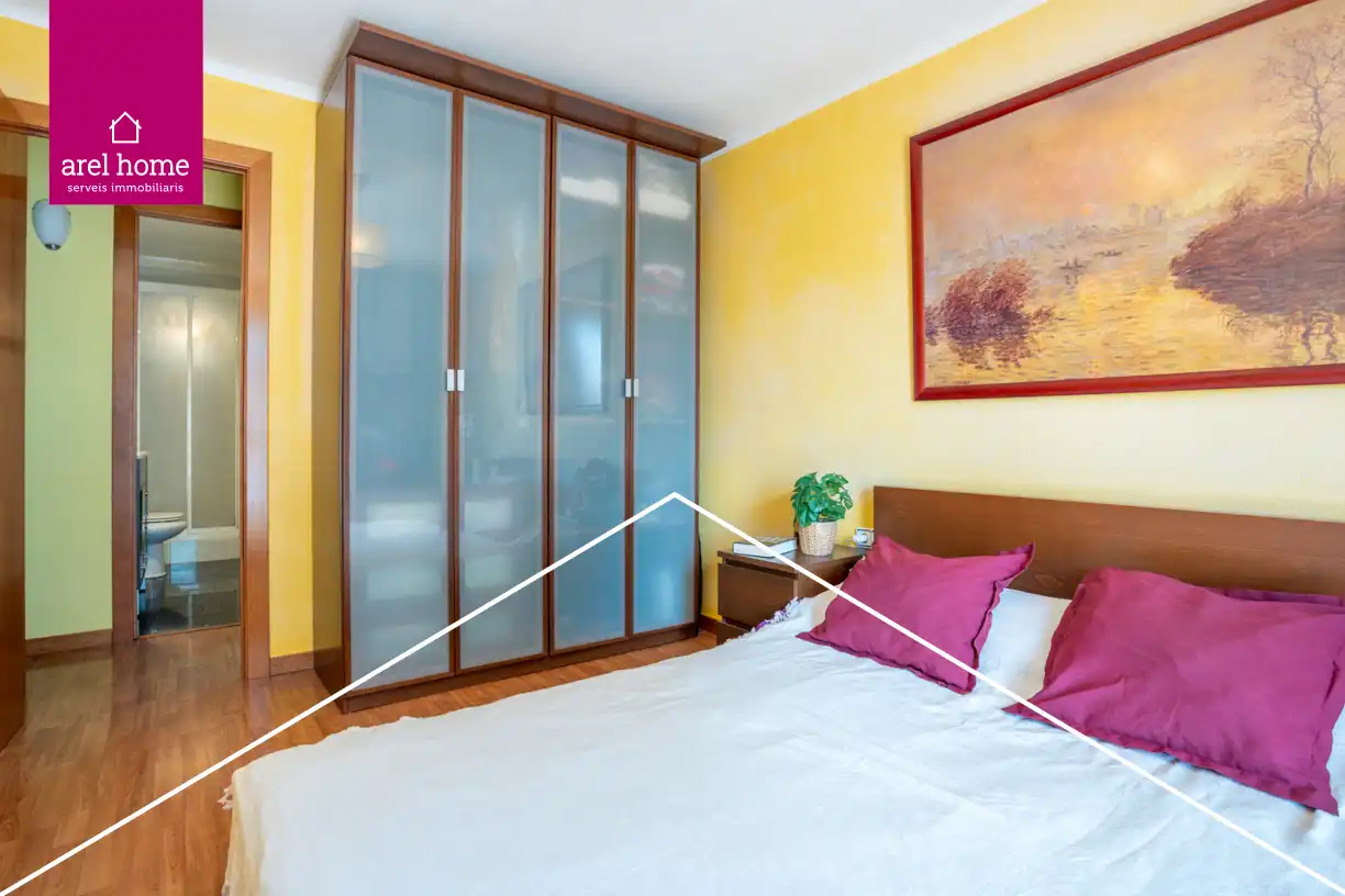 Bedroom of Flat for sale in L'Hospitalet de Llobregat  with Parquet flooring and Balcony