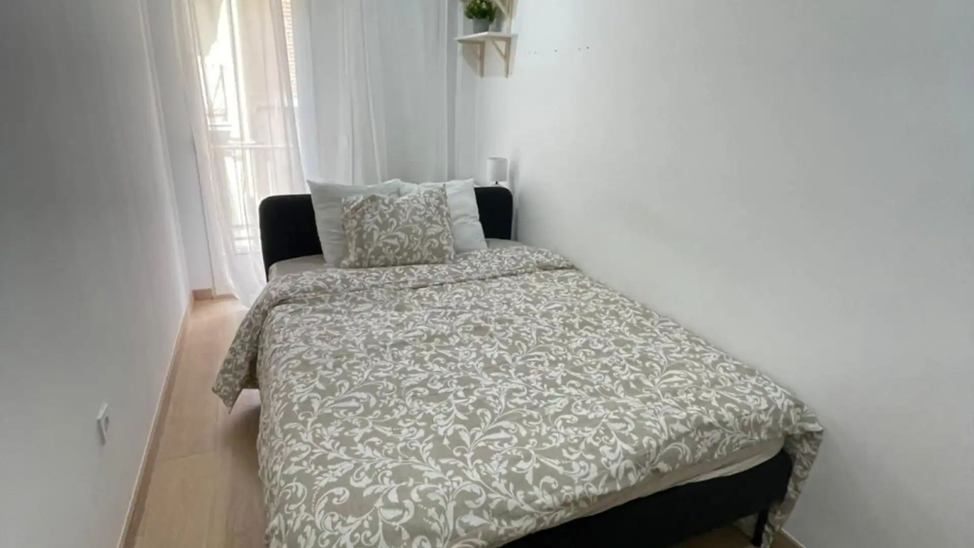 Habitación de Apartamento para compartir en Catarroja con Aire acondicionado, Amueblado y Horno