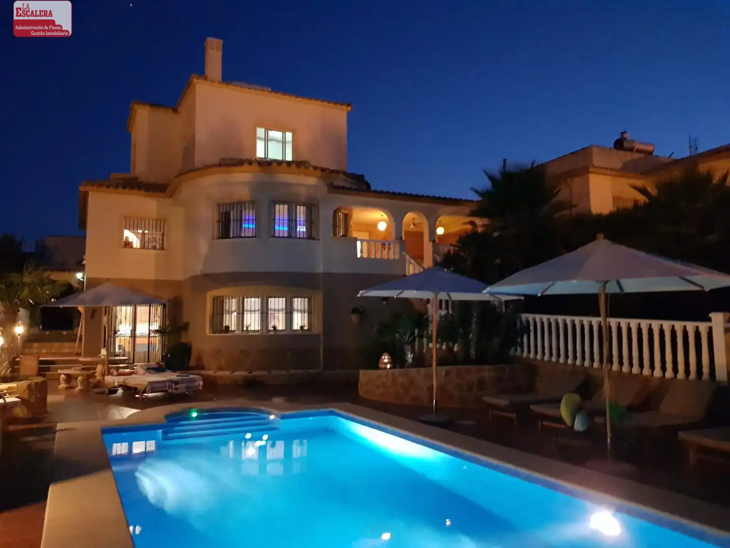 Vista exterior de Casa o chalet en venta en Castalla con Aire acondicionado, Calefacción y Jardín privado