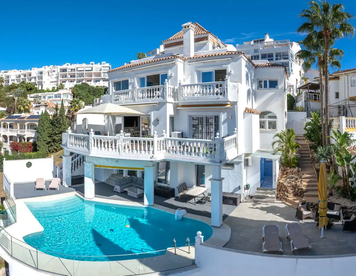 Exterior view of Houses for sale in Mijas  with Air Conditioner, Heating and Private garden