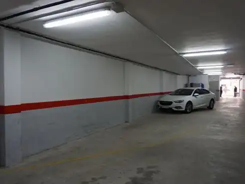 Parkplatz von Garage zur Miete in Bell-lloc d'Urgell