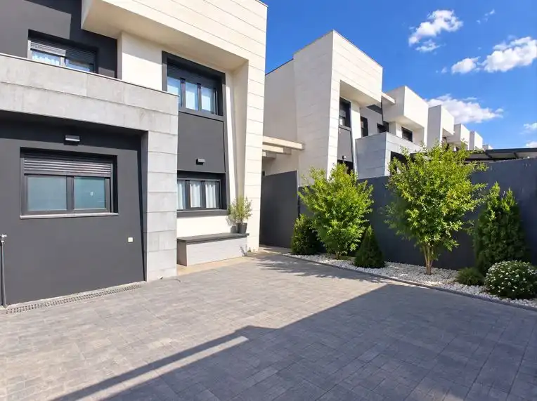 Detached house with pool for sale in PINO SALGAREÑO, imagen 2