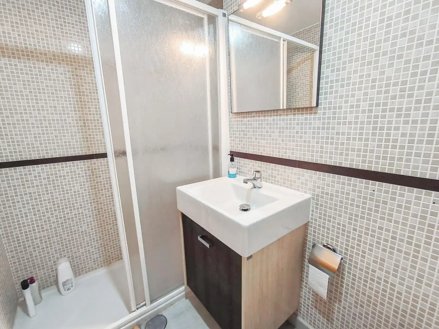 Bany de Apartament en venda en Benidorm amb Aire condicionat, Jardí privat i Moblat
