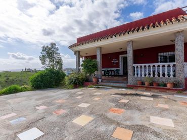 Casa rústica con piscina en venta en Urbanizacion Higueras de Campomijas