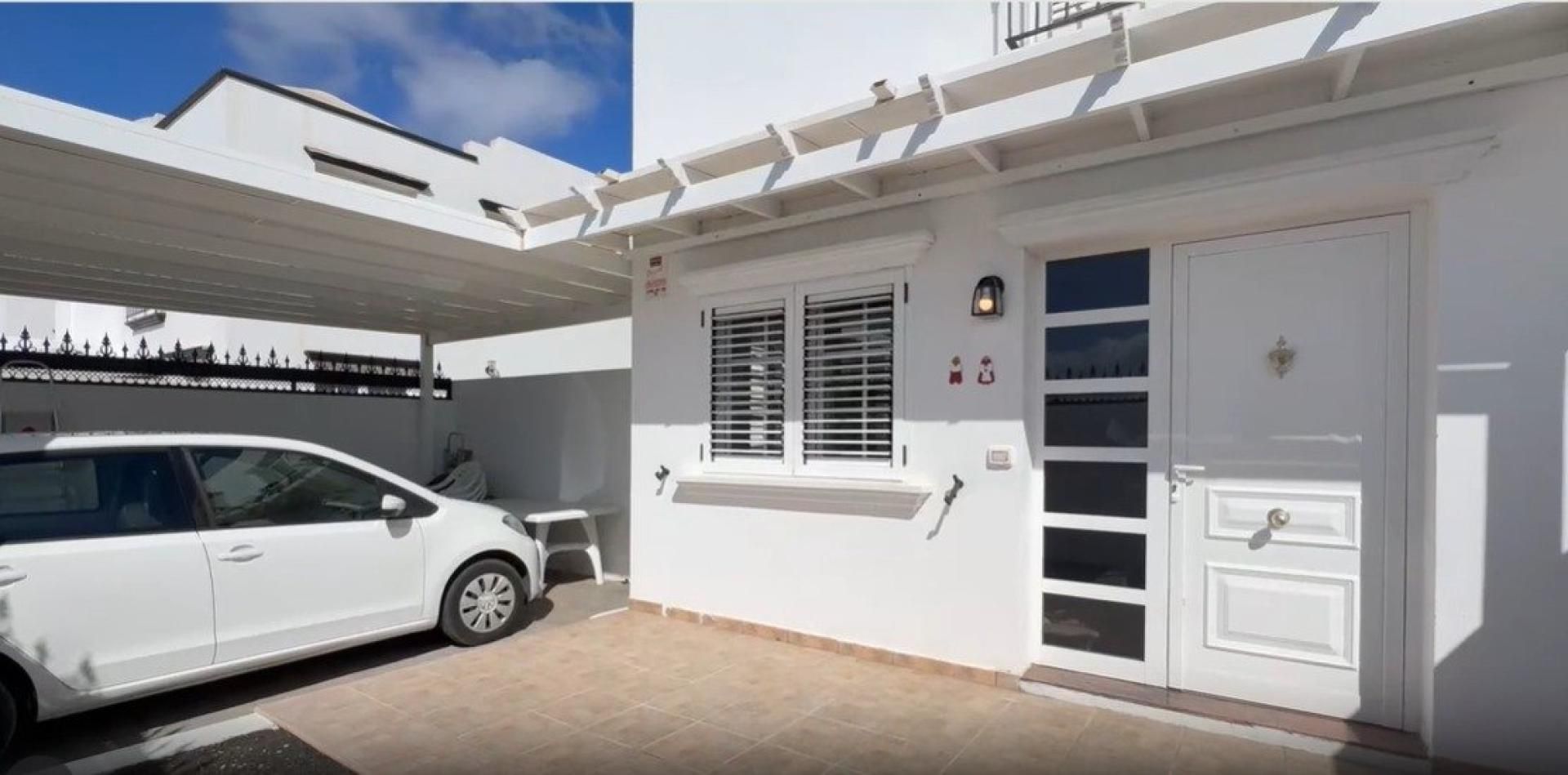 Vista exterior de Casa o xalet en venda en Tías amb Terrassa