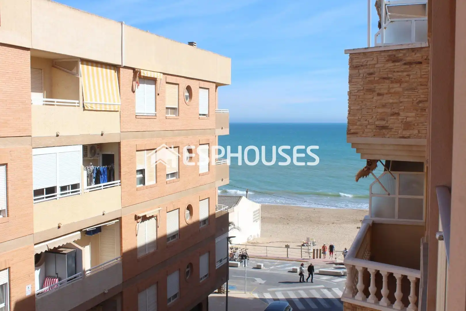Vista exterior de Apartament en venda en Guardamar del Segura amb Terrassa, Moblat i Balcó