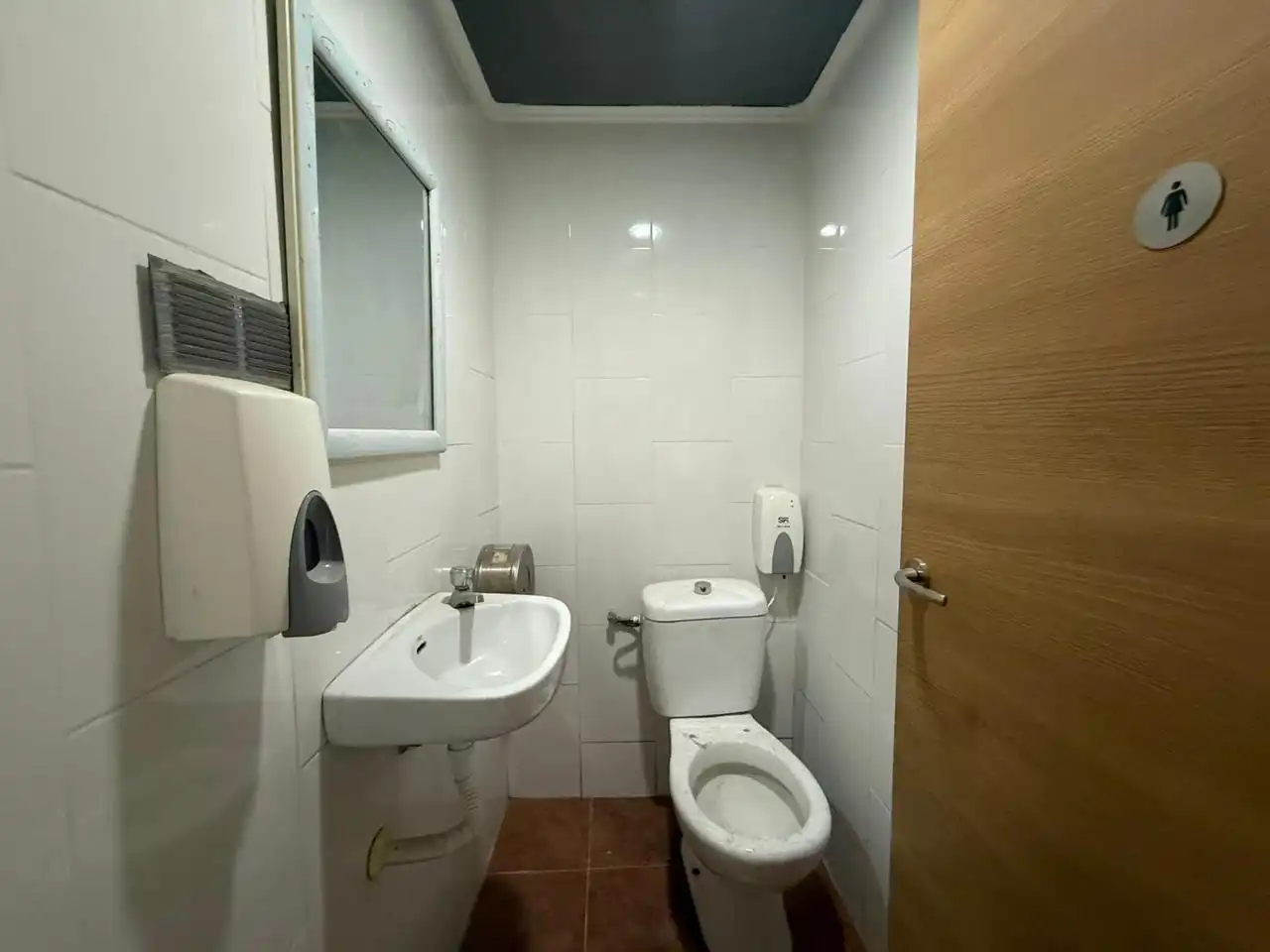 Baño de Local de alquiler en Barakaldo  con Aire acondicionado